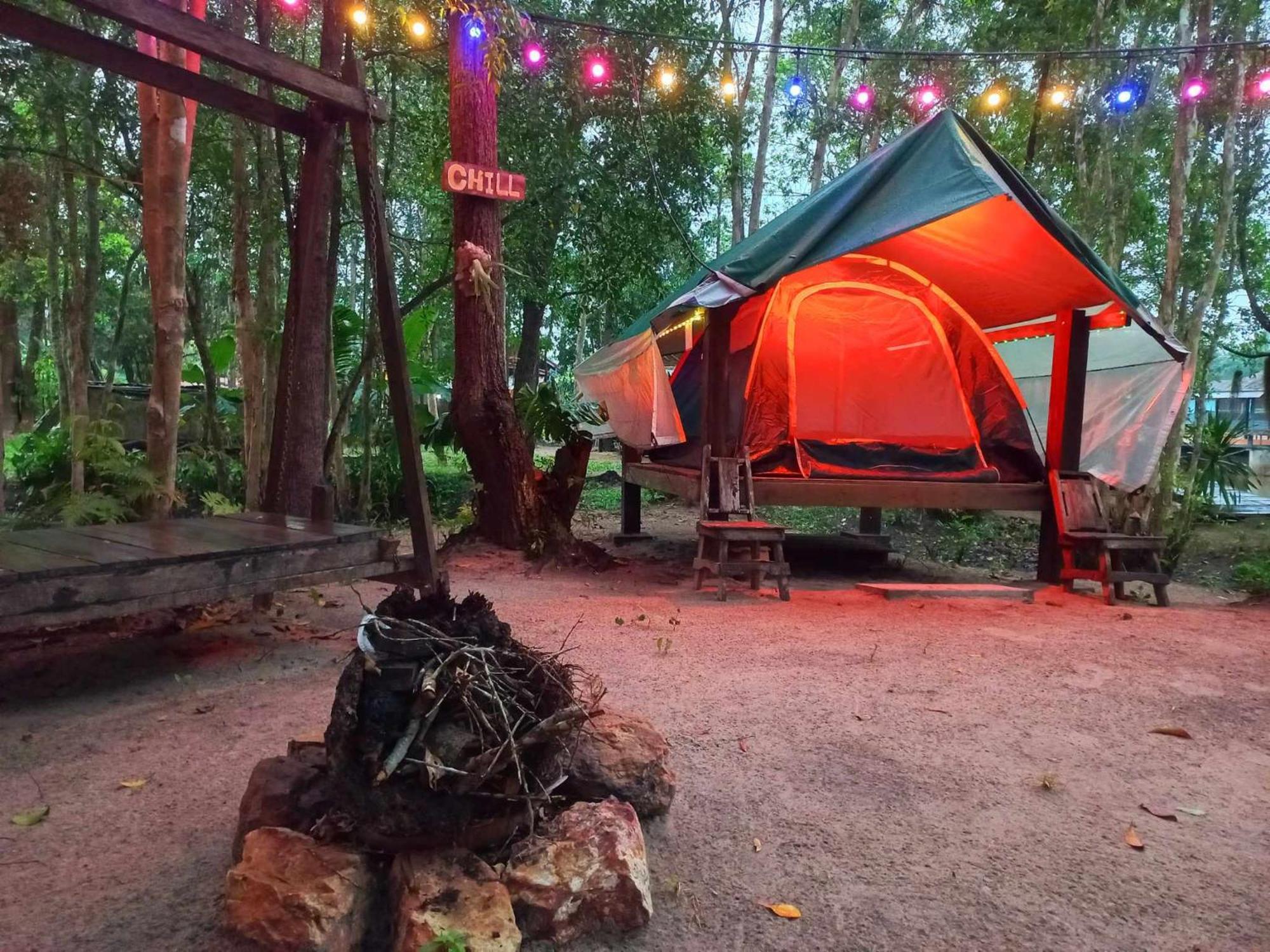 Bar Horizon Hostel Чумфон Екстериор снимка