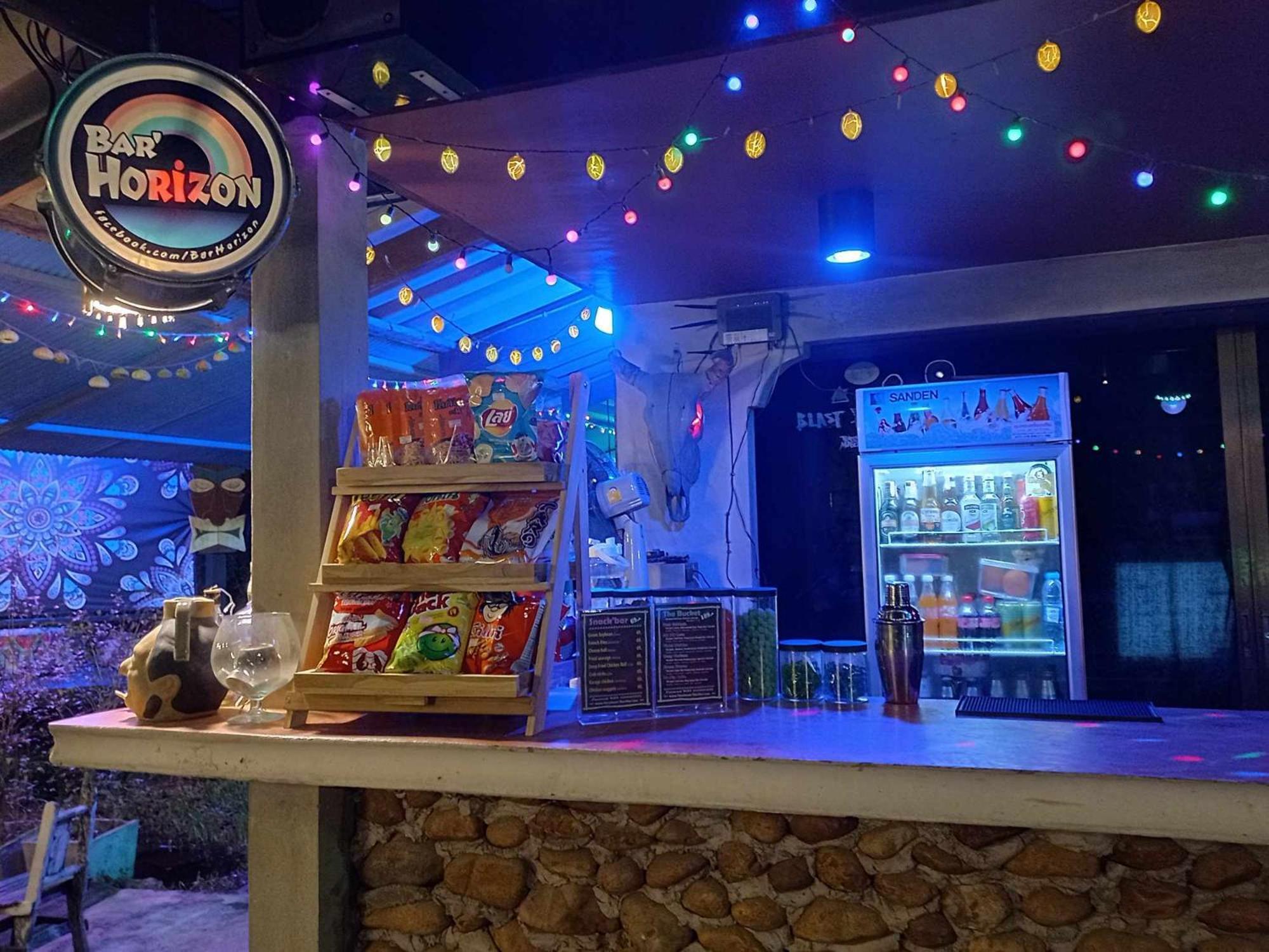 Bar Horizon Hostel Чумфон Екстериор снимка