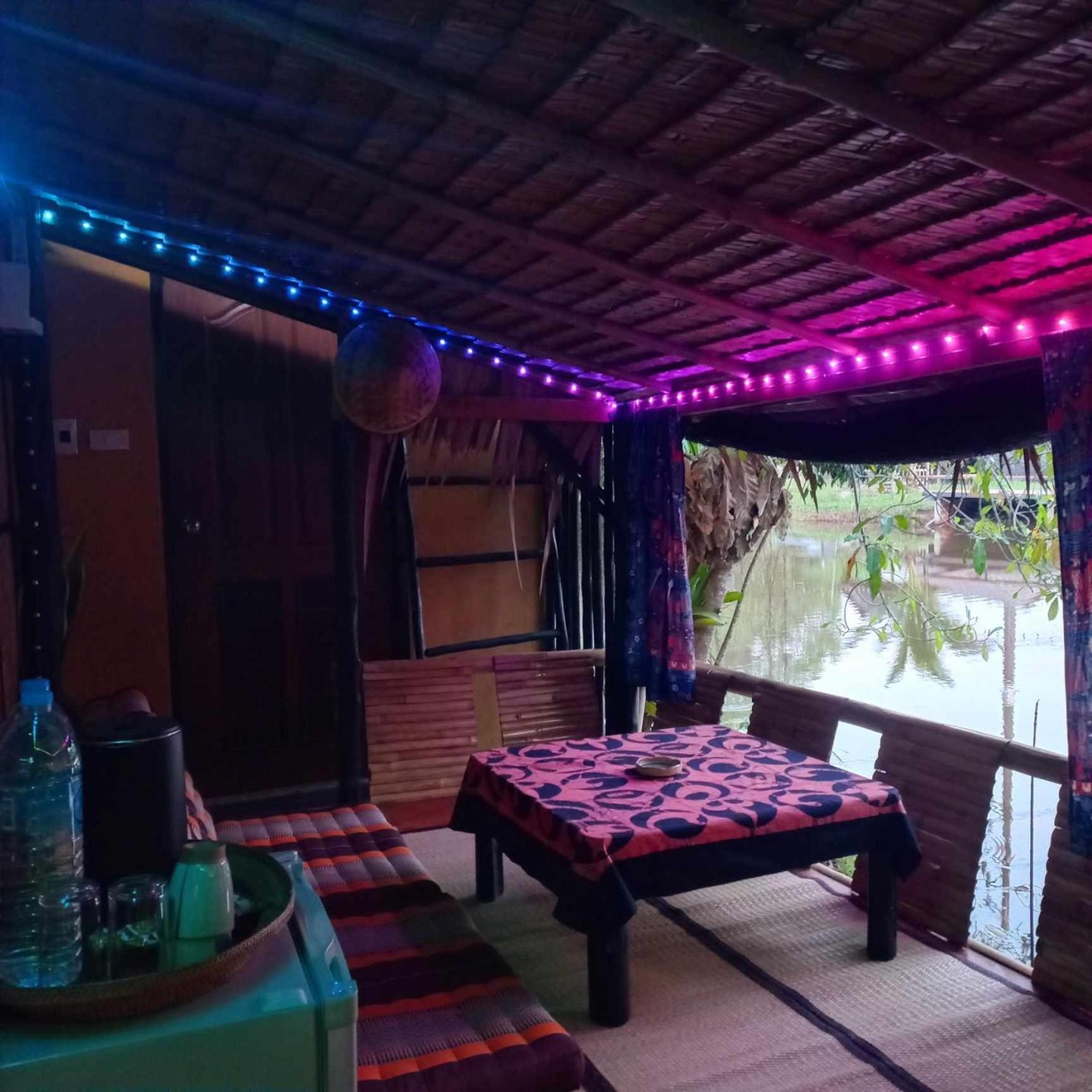 Bar Horizon Hostel Чумфон Екстериор снимка