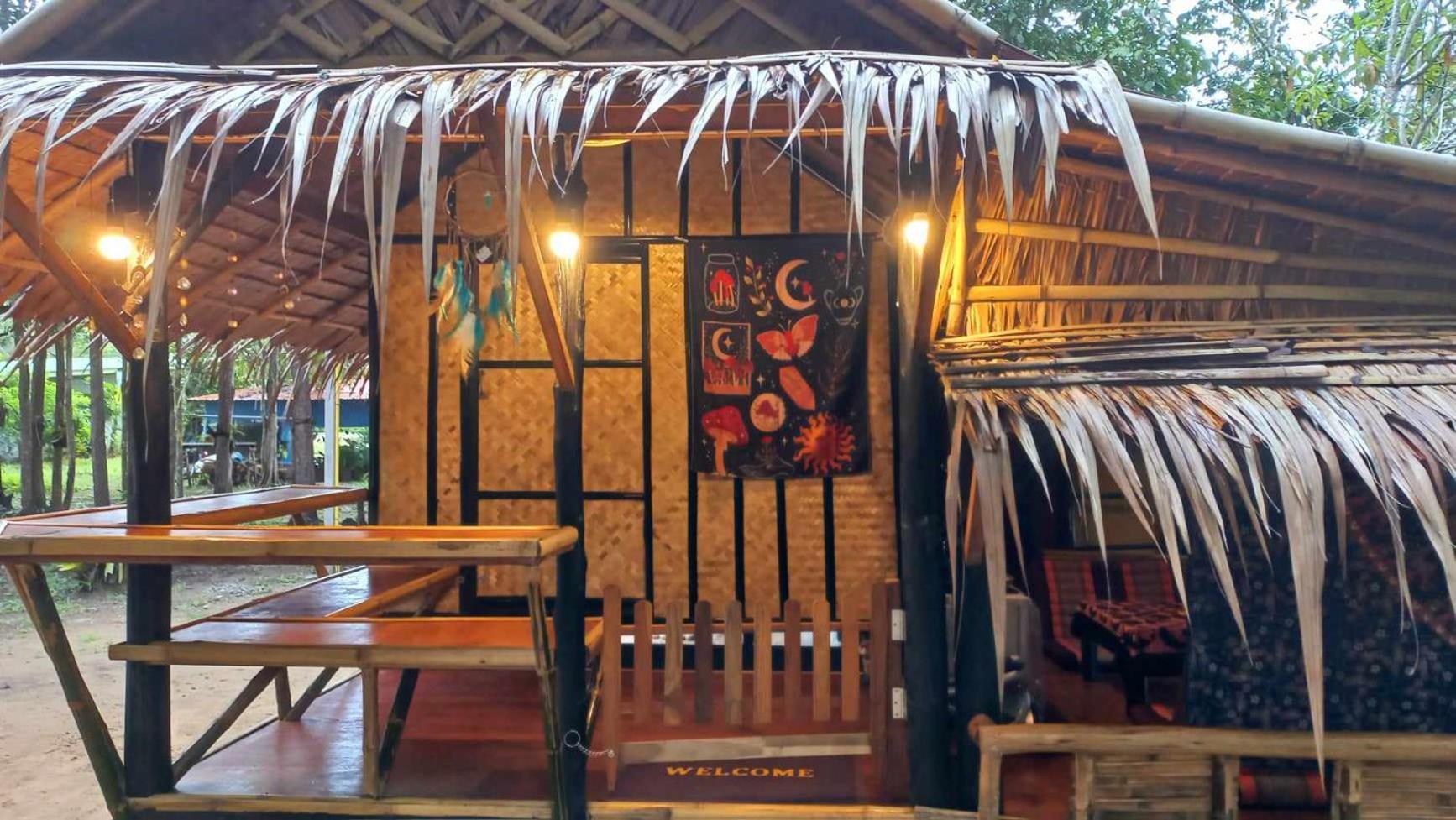 Bar Horizon Hostel Чумфон Екстериор снимка
