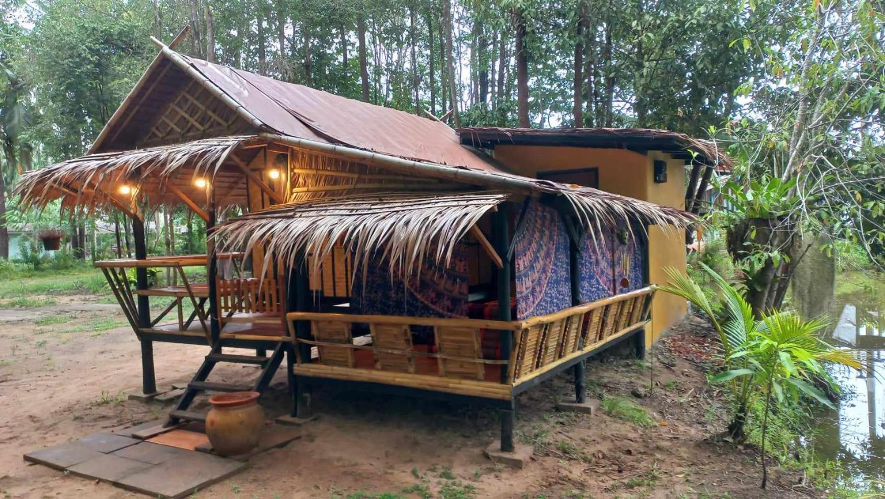Bar Horizon Hostel Чумфон Екстериор снимка