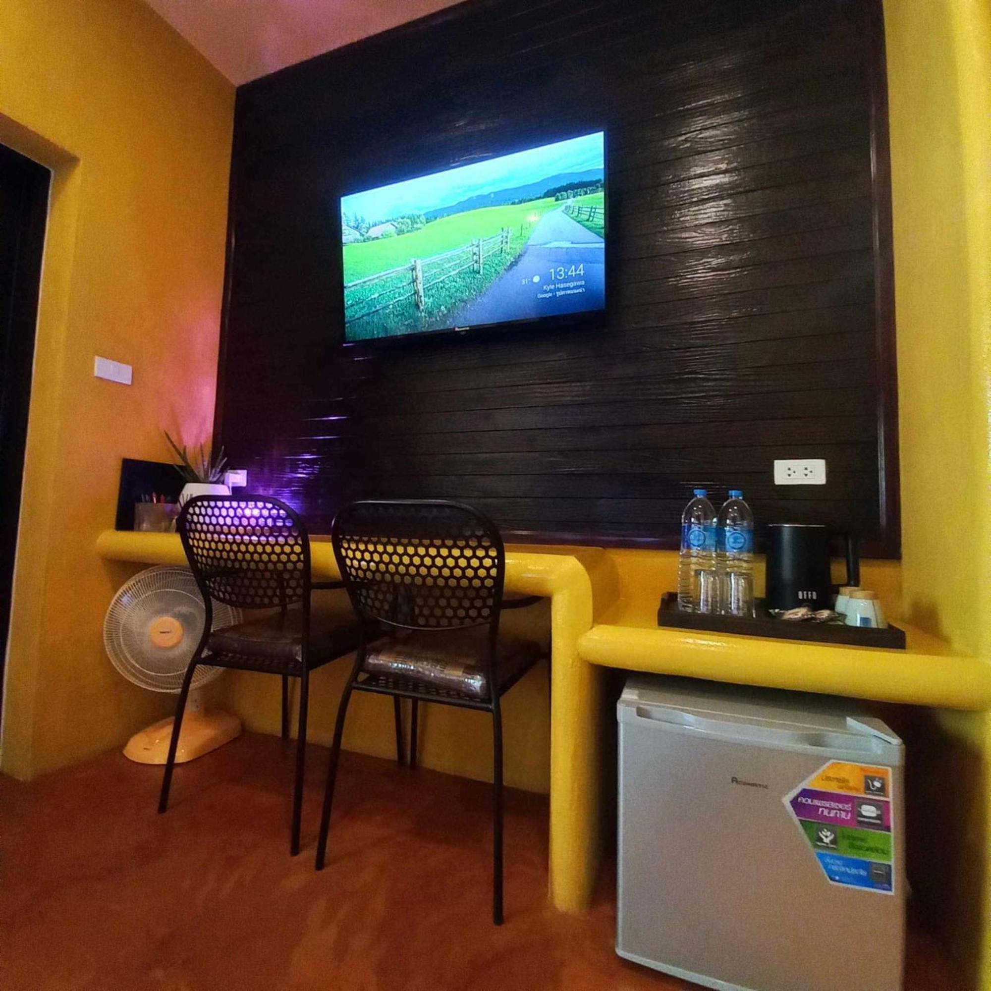 Bar Horizon Hostel Чумфон Екстериор снимка