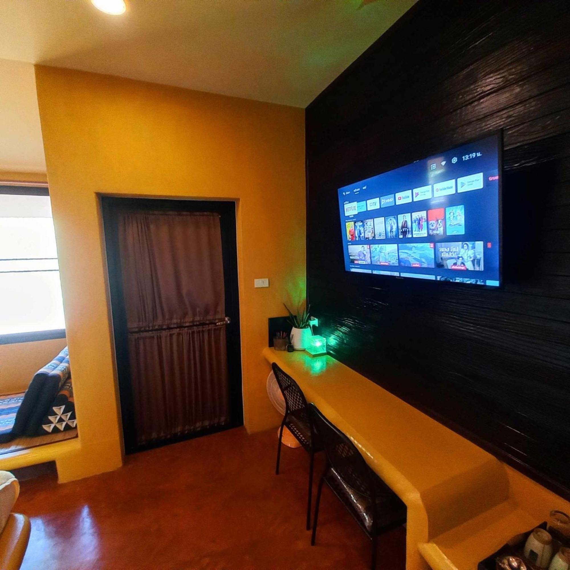 Bar Horizon Hostel Чумфон Екстериор снимка
